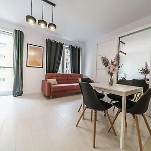Apartament Cozy And Spacious-golden Apartment-city Center&s42, Warszawa